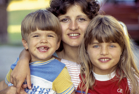 1985 Mom Matt Jenn.jpg