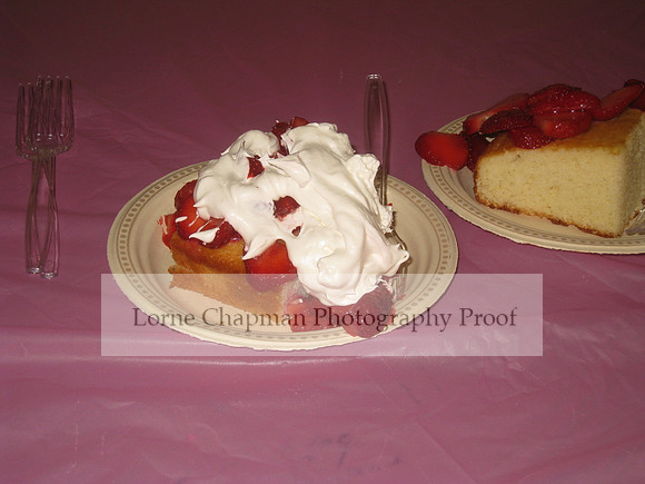 Hort Strawberies and Tea